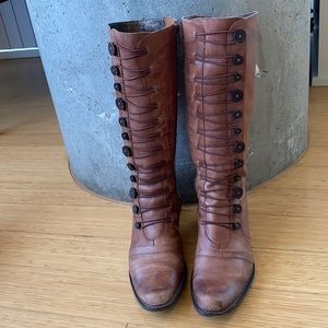 Matisse Button up Leather boots.